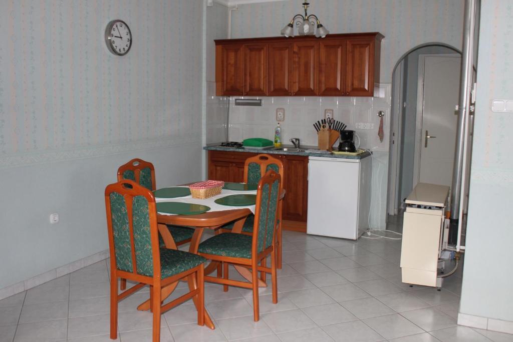 Orwa Apartmanok - Fenyofa Koez Zalakaros Quarto foto
